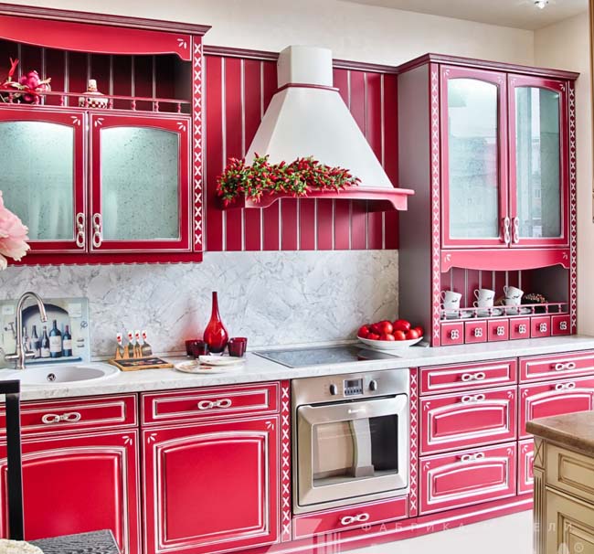 Дизайн красно-белой кухни: советы по оформлению и 50 реальных фото